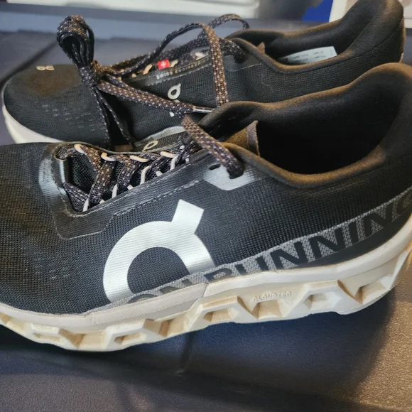 Oncloud Monster Womens 8 - Picture 3 of 6